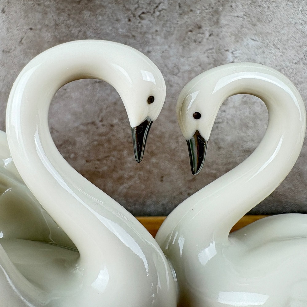 Lenox Forever Yours Swans 6090070 Wedding Promises Cake Topper 1999 w/ Box - Picture 3 of 9